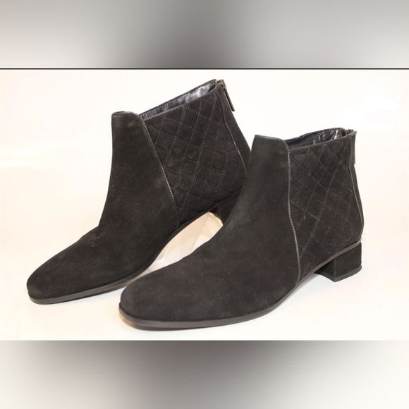 Aquatalia by Marvin K. 8.5 Suede Back Zip Chelsea Flat Ankle Boots - Picture 2 of 16